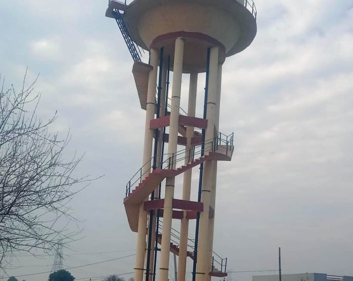 KOTPUTLI-BEHROR: रघुनाथपुरा में शोपीस बनी पानी की टंकी KOTPUTLI-BEHROR: रघुनाथपुरा में शोपीस बनी पानी की टंकी