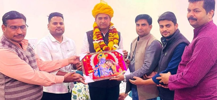 KOTPUTLI-BEHROR: नवनिर्वाचित जिलाध्यक्ष का स्वागत किया KOTPUTLI-BEHROR: नवनिर्वाचित जिलाध्यक्ष का स्वागत किया