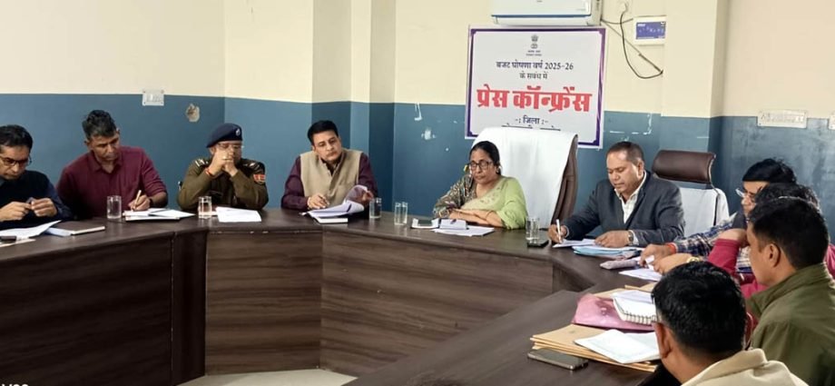 KOTPUTLI-BEHROR: हरियालो राजस्थान मिशन: 15 लाख पौधारोपण का लक्ष्य KOTPUTLI-BEHROR: हरियालो राजस्थान मिशन: 15 लाख पौधारोपण का लक्ष्य