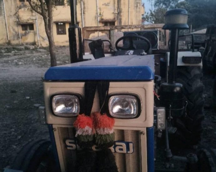 JAIPUR: खान विभाग की टीमों ने बड़लियास, बागौर, रायपुर और माण्डलगढ़ में बजरी के अवैध परिवहन में लिप्त 9 वाहन जब्त किए JAIPUR: खान विभाग की टीमों ने बड़लियास, बागौर, रायपुर और माण्डलगढ़ में बजरी के अवैध परिवहन में लिप्त 9 वाहन जब्त किए