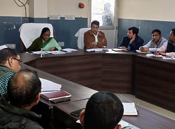 KOTPUTLI-BEHROR: कलेक्टर का एग्रीस्टैक योजना पर जोर, ली मीटिंग KOTPUTLI-BEHROR: कलेक्टर का एग्रीस्टैक योजना पर जोर, ली मीटिंग