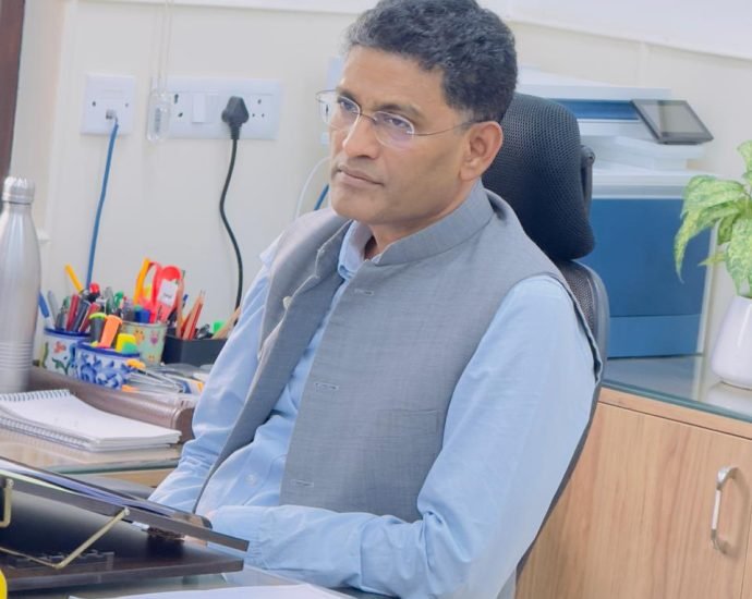 JAIPUR: राइजिंग राजस्थान में खनन क्षेत्र के एमओयू में से 30 हजार करोड़ रू. से अधिक के करार धरातल पर उतरना आरंभ-टी. रविकान्त JAIPUR: राइजिंग राजस्थान में खनन क्षेत्र के एमओयू में से 30 हजार करोड़ रू. से अधिक के करार धरातल पर उतरना आरंभ-टी. रविकान्त