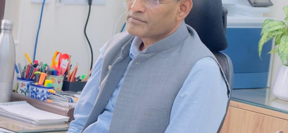 JAIPUR: राइजिंग राजस्थान में खनन क्षेत्र के एमओयू में से 30 हजार करोड़ रू. से अधिक के करार धरातल पर उतरना आरंभ-टी. रविकान्त JAIPUR: राइजिंग राजस्थान में खनन क्षेत्र के एमओयू में से 30 हजार करोड़ रू. से अधिक के करार धरातल पर उतरना आरंभ-टी. रविकान्त