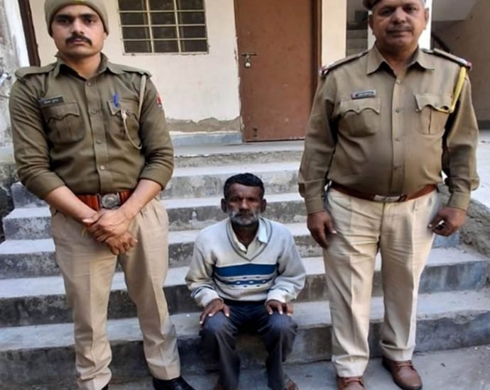 KOTPUTLI-BEHROR: हथकड़ शराब सहित एक आरोपी गिरफ्तार KOTPUTLI-BEHROR: हथकड़ शराब सहित एक आरोपी गिरफ्तार