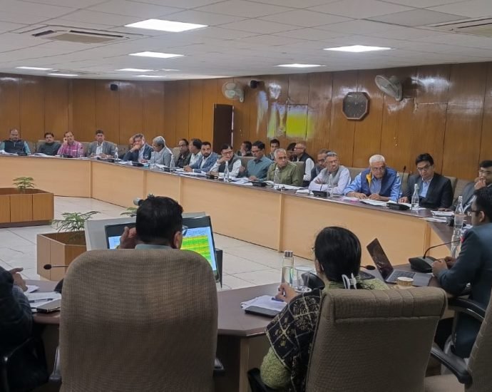 JAIPUR: प्रधानमंत्री कृषि सिंचाई योजना-2.0 की समयबद्ध क्रियान्वयन के दिए निर्देश JAIPUR: प्रधानमंत्री कृषि सिंचाई योजना-2.0 की समयबद्ध क्रियान्वयन के दिए निर्देश