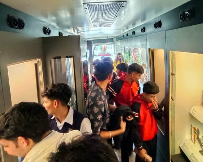 KOTPUTLI-BEHROR: म्यूजियम ऑन व्हील्स प्रदर्शनी का आयोजन KOTPUTLI-BEHROR: म्यूजियम ऑन व्हील्स प्रदर्शनी का आयोजन