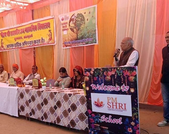 KOTPUTLI-BEHROR: छात्रों को जलवायु परिवर्तन तथा उसके दुष्प्रभाव बताए KOTPUTLI-BEHROR: छात्रों को जलवायु परिवर्तन तथा उसके दुष्प्रभाव बताए