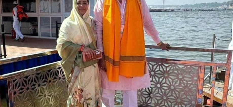 KOTPUTLI-BEHROR: विधायक पटेल ने संगम में लगाई डुबकी KOTPUTLI-BEHROR: विधायक पटेल ने संगम में लगाई डुबकी