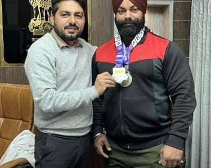 KOTPUTLI-BEHROR: हरदीप सिंह ने सिल्वर मैडल पर जमाया कब्जा KOTPUTLI-BEHROR: हरदीप सिंह ने सिल्वर मैडल पर जमाया कब्जा