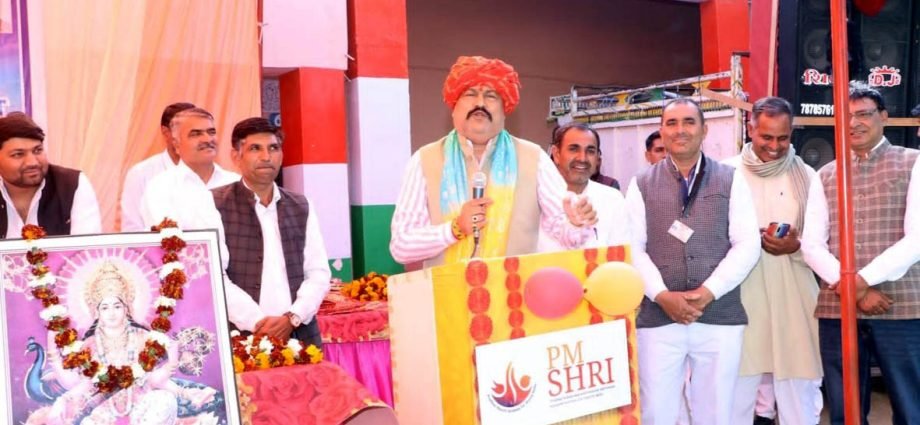 KOTPUTLI-BEHROR: विकसित क्षेत्र बनाने के लिए शिक्षा जरुरी: पटेल KOTPUTLI-BEHROR: विकसित क्षेत्र बनाने के लिए शिक्षा जरुरी: पटेल