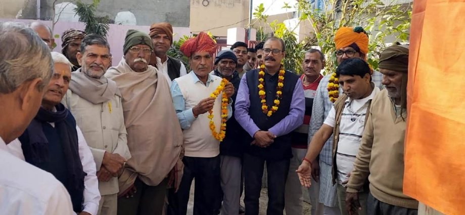 KOTPUTLI-BEHROR: नारेहड़ा मंदिर में पेयजल टंकी का लोकार्पण KOTPUTLI-BEHROR: नारेहड़ा मंदिर में पेयजल टंकी का लोकार्पण