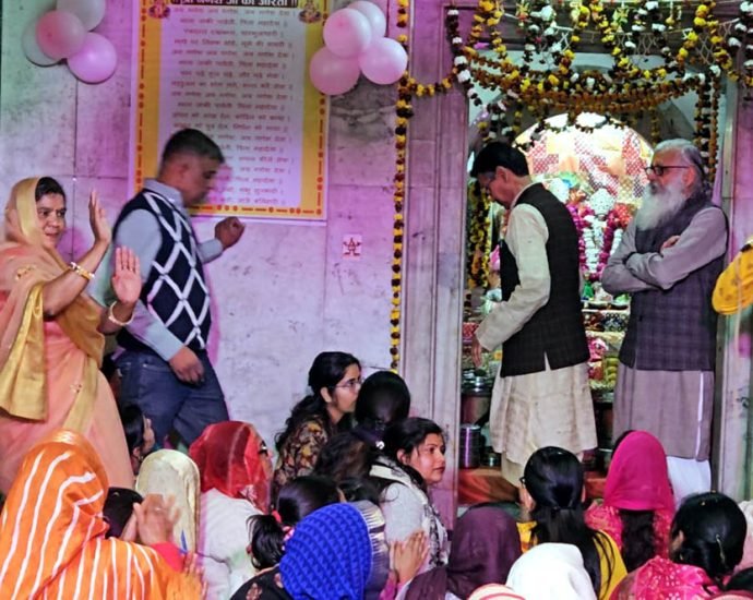 KOTPUTLI-BEHROR: केशव मंदिर के वार्षिकोत्सव में खूब झूमे श्रद्धालु KOTPUTLI-BEHROR: केशव मंदिर के वार्षिकोत्सव में खूब झूमे श्रद्धालु