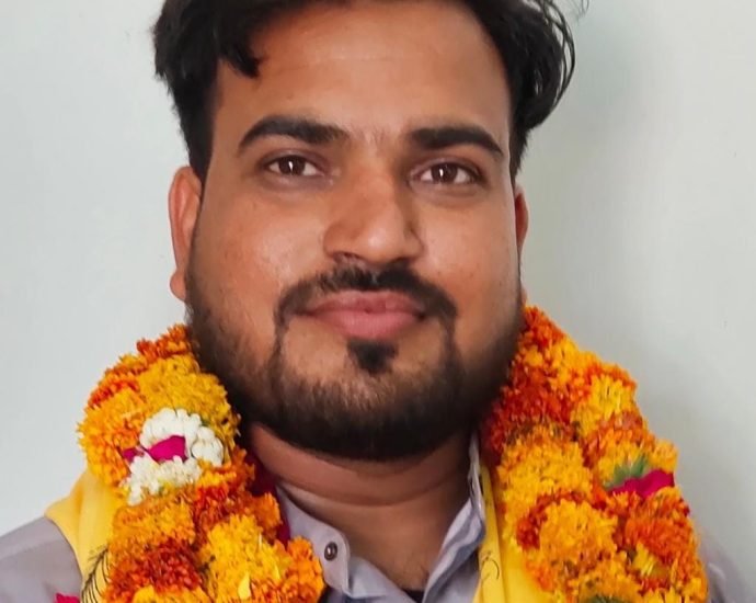 KOTPUTLI-BEHROR: पर्वतारोही बिजेंद्र सैनी बने स्वच्छता एंबेसडर KOTPUTLI-BEHROR: पर्वतारोही बिजेंद्र सैनी बने स्वच्छता एंबेसडर