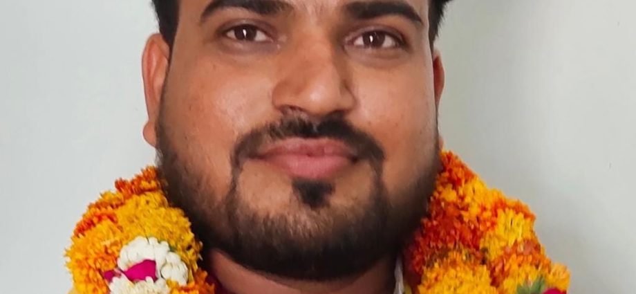 KOTPUTLI-BEHROR: पर्वतारोही बिजेंद्र सैनी बने स्वच्छता एंबेसडर KOTPUTLI-BEHROR: पर्वतारोही बिजेंद्र सैनी बने स्वच्छता एंबेसडर