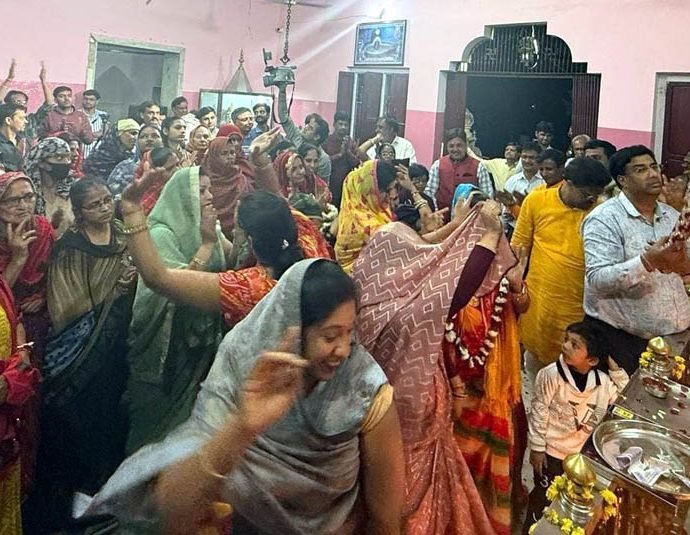 KOTPUTLI-BEHROR: फाल्गुन महोत्सव में गूंजे भक्ति रस के भजन KOTPUTLI-BEHROR: फाल्गुन महोत्सव में गूंजे भक्ति रस के भजन