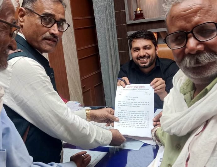 KOTPUTLI-BEHROR: आंदोलन को संयुक्त किसान मोर्चा देगा समर्थन KOTPUTLI-BEHROR: आंदोलन को संयुक्त किसान मोर्चा देगा समर्थन