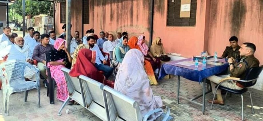 KOTPUTLI-BEHROR: बैठक में त्यौहारों को शांतिपूर्ण माहौल में मनाने पर जोर KOTPUTLI-BEHROR: बैठक में त्यौहारों को शांतिपूर्ण माहौल में मनाने पर जोर