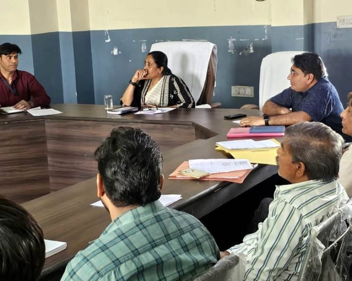 KOTPUTLI-BEHROR: टीबी मुक्त ग्राम पंचायत अभियान पर दिया जोर KOTPUTLI-BEHROR: टीबी मुक्त ग्राम पंचायत अभियान पर दिया जोर