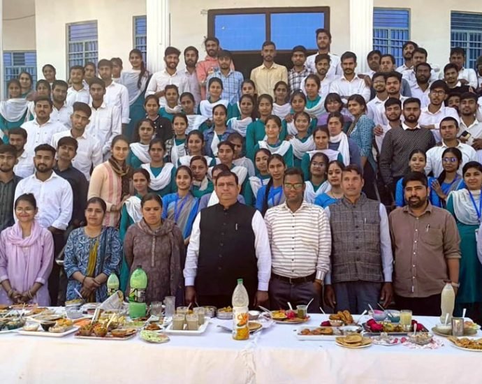 KOTPUTLI-BEHROR: टीटी कॉलेज में सात दिवसीय शिविर संपन्न KOTPUTLI-BEHROR: टीटी कॉलेज में सात दिवसीय शिविर संपन्न