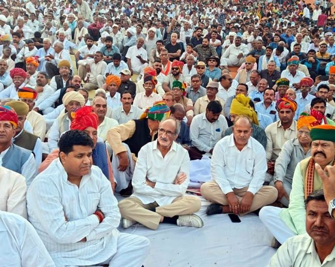 KOTPUTLI-BEHROR: बनेठी के मेले में दर्जनों पहलवानों ने दिखाई ताकत KOTPUTLI-BEHROR: बनेठी के मेले में दर्जनों पहलवानों ने दिखाई ताकत