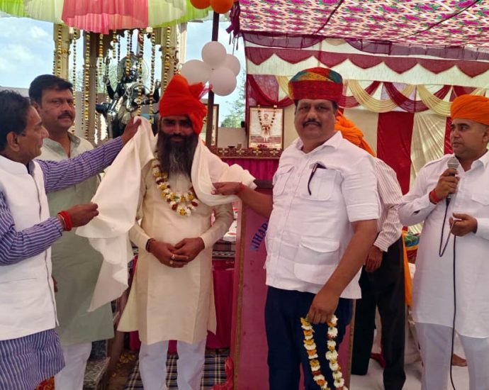 KOTPUTLI-BEHROR: तंवरावाटी राजपूत समाज का होली स्नेह मिलन KOTPUTLI-BEHROR: तंवरावाटी राजपूत समाज का होली स्नेह मिलन