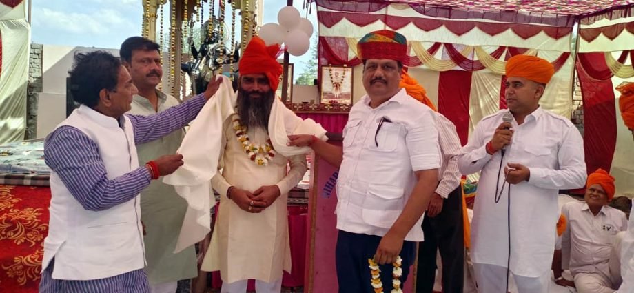 KOTPUTLI-BEHROR: तंवरावाटी राजपूत समाज का होली स्नेह मिलन KOTPUTLI-BEHROR: तंवरावाटी राजपूत समाज का होली स्नेह मिलन