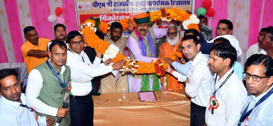 KOTPUTLI-BEHROR: वार्षिक उत्सव में पहुंचे विधायक, विकास कार्यों की सौगात
