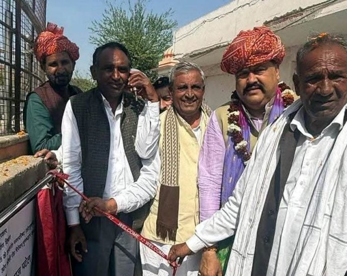 KOTPUTLI-BEHROR: विधायक ने किया 2 करोड़ की सडक़ों का शिलान्यास KOTPUTLI-BEHROR: विधायक ने किया 2 करोड़ की सडक़ों का शिलान्यास