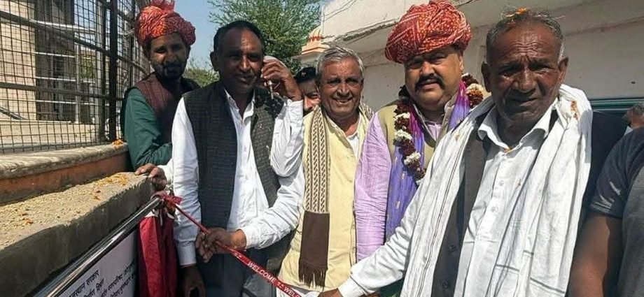 KOTPUTLI-BEHROR: विधायक ने किया 2 करोड़ की सडक़ों का शिलान्यास KOTPUTLI-BEHROR: विधायक ने किया 2 करोड़ की सडक़ों का शिलान्यास