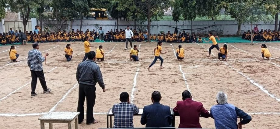 KOTPUTLI-BEHROR: तीन दिवसीय खेलकूद प्रतियोगिता, दिखाया जोश KOTPUTLI-BEHROR: तीन दिवसीय खेलकूद प्रतियोगिता, दिखाया जोश