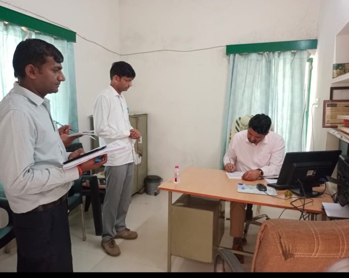 JAIPUR: अध्यक्ष राजस्थान राज्य भण्ड़ार व्यवस्था निगम ने किया भण्ड़ारगृहों का निरीक्षण JAIPUR: अध्यक्ष राजस्थान राज्य भण्ड़ार व्यवस्था निगम ने किया भण्ड़ारगृहों का निरीक्षण