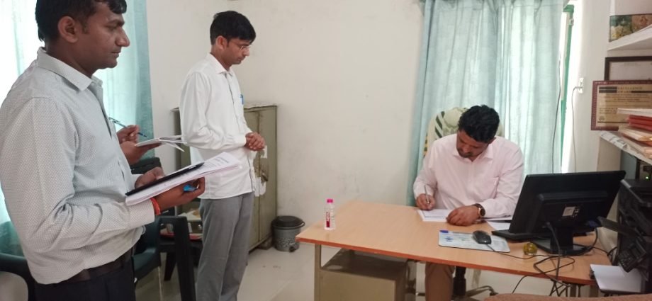 JAIPUR: अध्यक्ष राजस्थान राज्य भण्ड़ार व्यवस्था निगम ने किया भण्ड़ारगृहों का निरीक्षण JAIPUR: अध्यक्ष राजस्थान राज्य भण्ड़ार व्यवस्था निगम ने किया भण्ड़ारगृहों का निरीक्षण