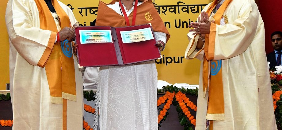 JAIPUR: इंदिरा गांधी राष्ट्रीय मुक्त विश्वविद्यालय का दीक्षांत समारोह आयोजित