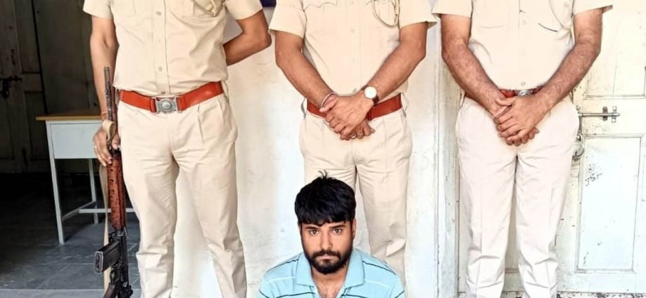 KOTPUTLI-BEHROR: नकबजनी के मामले में पांच माह से फरार आरोपी गिरफ्तार KOTPUTLI-BEHROR: नकबजनी के मामले में पांच माह से फरार आरोपी गिरफ्तार