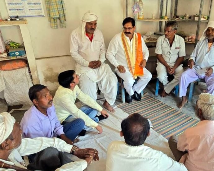 KOTPUTLI-BEHROR: कामगारों को मिलेगा सरकारी सहायता का लाभ: टांक KOTPUTLI-BEHROR: कामगारों को मिलेगा सरकारी सहायता का लाभ: टांक