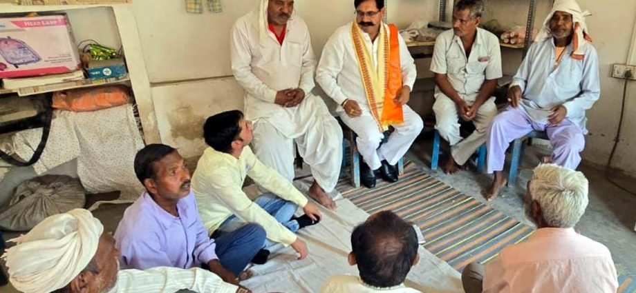 KOTPUTLI-BEHROR: कामगारों को मिलेगा सरकारी सहायता का लाभ: टांक KOTPUTLI-BEHROR: कामगारों को मिलेगा सरकारी सहायता का लाभ: टांक