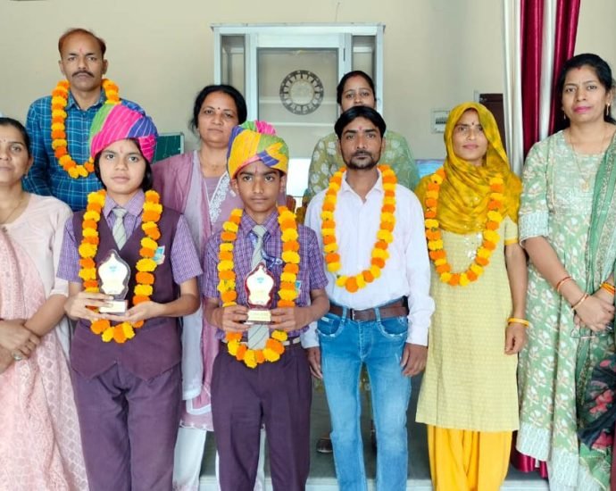 KOTPUTLI-BEHROR: राजधानी स्कूल के होनहारों का नवोदय में चयन KOTPUTLI-BEHROR: राजधानी स्कूल के होनहारों का नवोदय में चयन