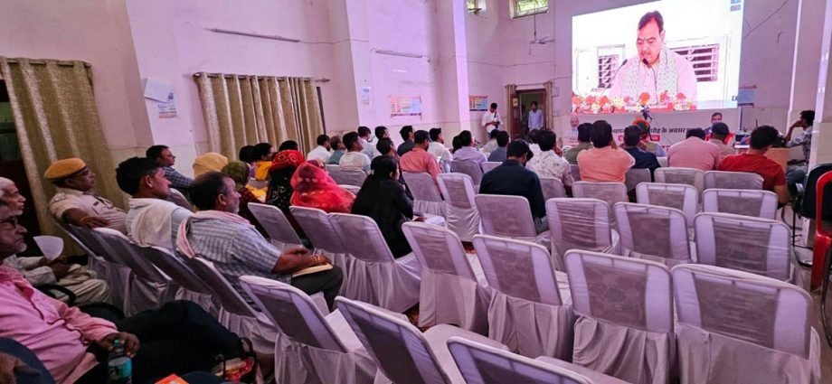 KOTPUTLI-BEHROR: कोटपूतली-बहरोड़ में ‘सुशासन समारोह’ की पोल खुली KOTPUTLI-BEHROR: कोटपूतली-बहरोड़ में ‘सुशासन समारोह’ की पोल खुली