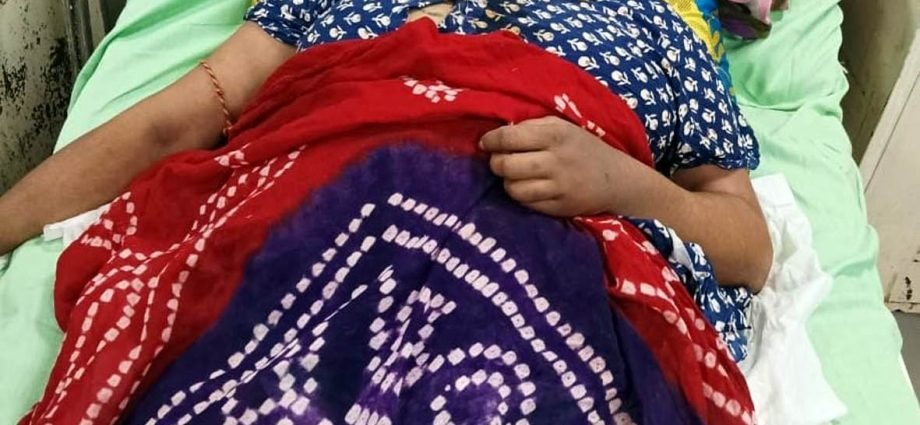 KOTPUTLI-BEHROR: डॉक्टरों की लापरवाही ने छीन ली बबीता की सेहत! KOTPUTLI-BEHROR: डॉक्टरों की लापरवाही ने छीन ली बबीता की सेहत!