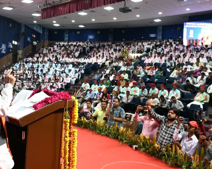 JAIPUR: राजस्थान तकनीकी विश्वविद्यालय का चतुर्दश दीक्षांत समारोह आयोजित JAIPUR: राजस्थान तकनीकी विश्वविद्यालय का चतुर्दश दीक्षांत समारोह आयोजित