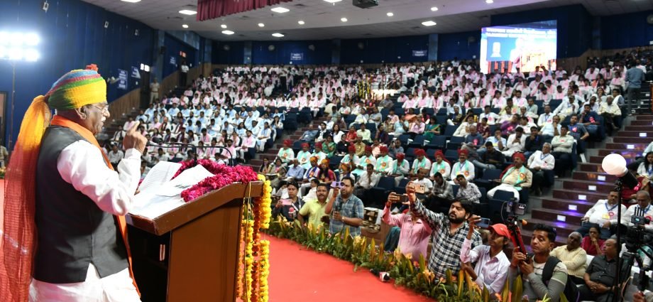 JAIPUR: राजस्थान तकनीकी विश्वविद्यालय का चतुर्दश दीक्षांत समारोह आयोजित JAIPUR: राजस्थान तकनीकी विश्वविद्यालय का चतुर्दश दीक्षांत समारोह आयोजित