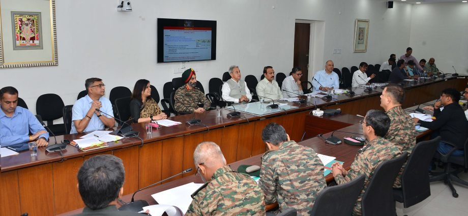 JAIPUR: सेना के मुद्दों का समाधान प्राथमिकता से किया जाएगा – मुख्य सचिव JAIPUR: सेना के मुद्दों का समाधान प्राथमिकता से किया जाएगा – मुख्य सचिव