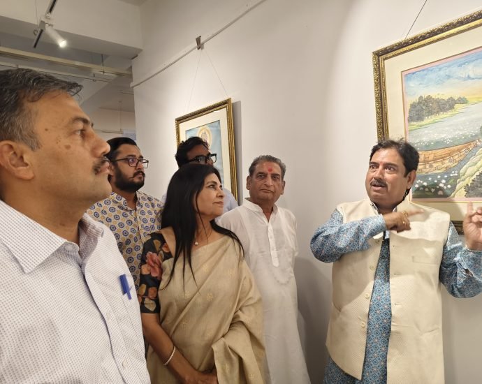 JAIPUR: सृजन कला प्रदर्शनी का भव्य उद्घाटन JAIPUR: सृजन कला प्रदर्शनी का भव्य उद्घाटन