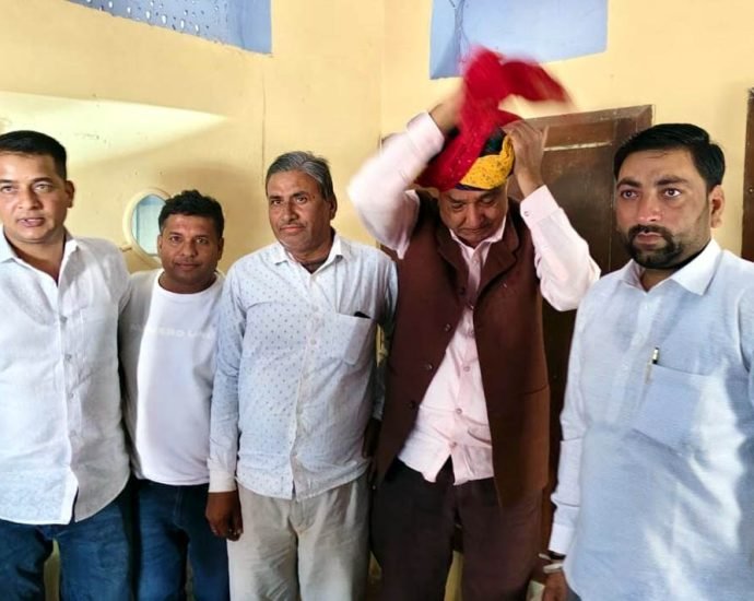 KOTPUTLI-BEHROR: राज्य मंत्री प्रेम सिंह बाजौर का स्वागत KOTPUTLI-BEHROR: राज्य मंत्री प्रेम सिंह बाजौर का स्वागत