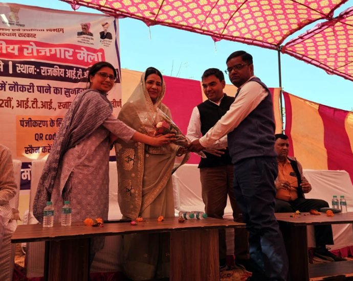 KOTPUTLI-BEHROR: रोजगार सहायता शिविर, 768 को मिला अवसर KOTPUTLI-BEHROR: रोजगार सहायता शिविर, 768 को मिला अवसर