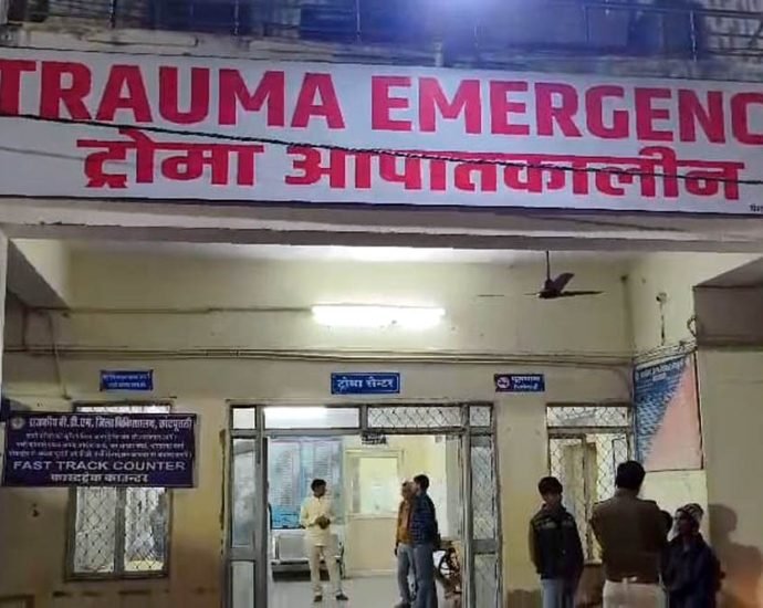 KOTPUTLI-BEHROR: मजाक करते-करते अचानक अचेत हुआ बालक KOTPUTLI-BEHROR: मजाक करते-करते अचानक अचेत हुआ बालक