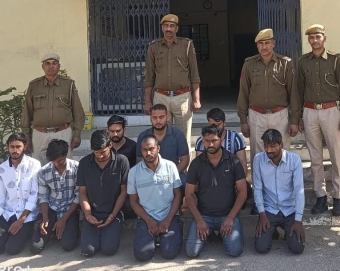 KOTPUTLI-BEHROR: कोटपूतली-बहरोड़ में जिला पुलिस का महाअभियान KOTPUTLI-BEHROR: कोटपूतली-बहरोड़ में जिला पुलिस का महाअभियान