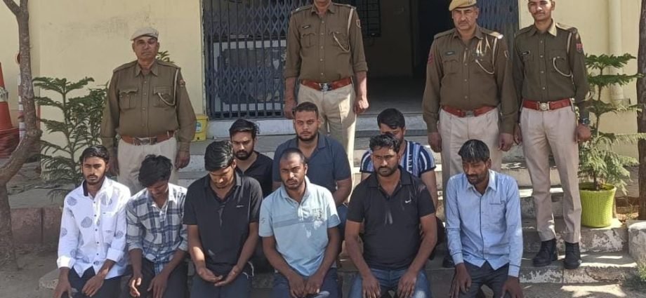 KOTPUTLI-BEHROR: कोटपूतली-बहरोड़ में जिला पुलिस का महाअभियान KOTPUTLI-BEHROR: कोटपूतली-बहरोड़ में जिला पुलिस का महाअभियान