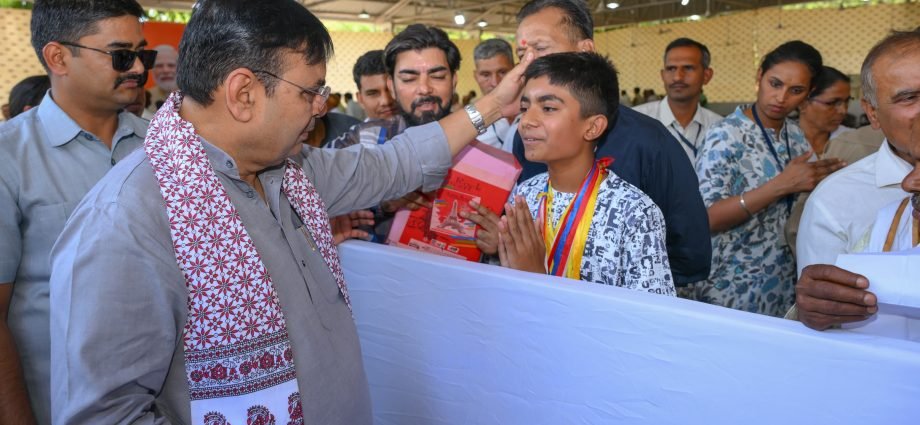 JAIPUR: मुख्यमंत्री निवास पर नियमित जनसुनवाई JAIPUR: मुख्यमंत्री निवास पर नियमित जनसुनवाई