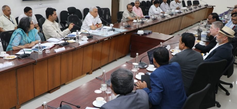 JAIPUR: राज्य सरकार जलवायु विकास एवं नेतृत्व के लिए प्रतिबद्ध— कृषि एवं उद्यानिकी मंत्री JAIPUR: राज्य सरकार जलवायु विकास एवं नेतृत्व के लिए प्रतिबद्ध— कृषि एवं उद्यानिकी मंत्री